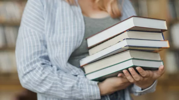 Τι σημαίνει η λέξη «ἄβροτος»