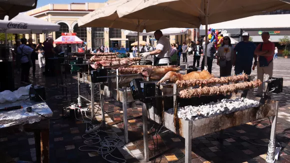 Πασχαλινό τραπέζι: «Καίνε» οι τιμές - Πάνω από 14 ευρώ/κιλό το αρνί