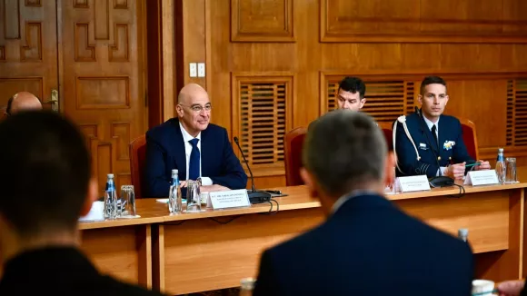 Δένδιας: Δεν θα συμμετέχει η Ελλάδα σε επιχείρηση στα Στενά του Ορμούζ