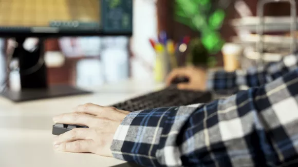 Θέσεις εργασίας και προσλήψεις