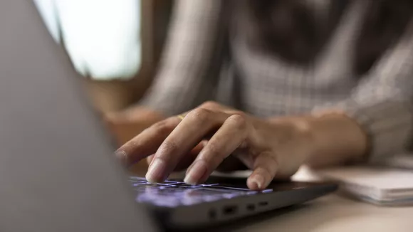 Θέσεις εργασίας και προσλήψεις