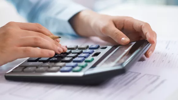 Νέο φορολογικό νομοσχέδιο: Στο «μικροσκόπιο» καταθέσεις, crypto και συναλλαγές