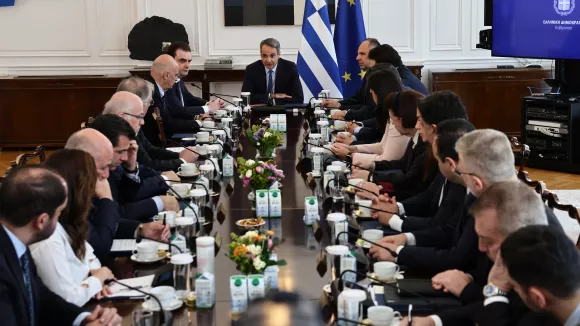 Μητσοτάκης: Στα 920 ευρώ ο κατώτατος μισθός από 1η Απριλίου