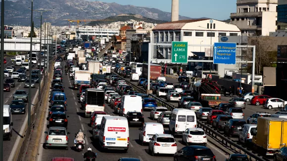 Κίνηση τώρα - Αττική: Δείτε που υπάρχουν καθυστερήσεις έως 20'
