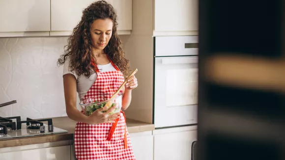 Όσα κάνουμε στην κουζίνα και σπαταλάμε ρεύμα… χωρίς να το καταλαβαίνουμε