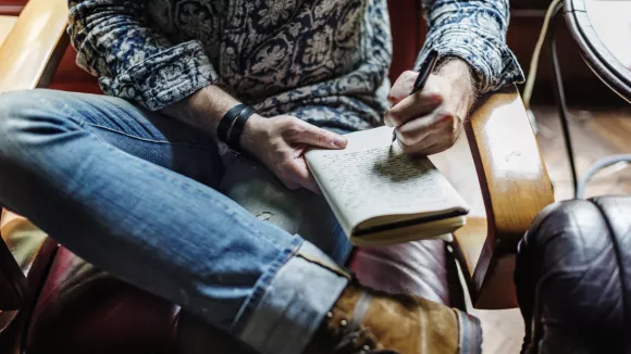 Τι σημαίνει η λέξη «καυχηματίας»