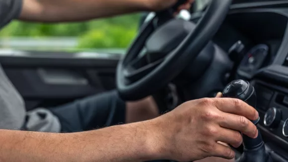 Το πιο συχνό λάθος στην οδήγηση που καταστρέφει τον κινητήρα