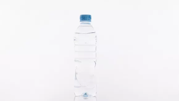 Σταματήστε τώρα! Μην ξαναγεμίζετε πλαστικά μπουκάλια – Ο λόγος θα σας σοκάρει