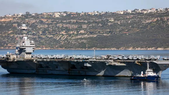 Σούδα: Συνελήφθη ύποπτος για κατασκοπεία - Είχε φωτογραφίες με πλοία και αεορσκάφη της βάσης