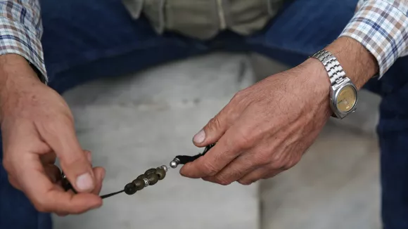 Συντάξεις Απριλίου 2026: Στα ΑΤΜ σήμερα - Τι ώρα θα φανούν τα χρήματα