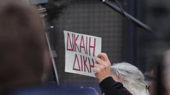 Δίκη για τα Τέμπη: Οργή συγγενών κατά Πατέρα - «Θα σας φάμε ζωντανούς»