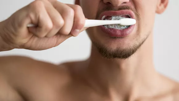 Όλοι κάνουμε αυτό το λάθος στο βούρτσισμα - Προσοχή στο timing