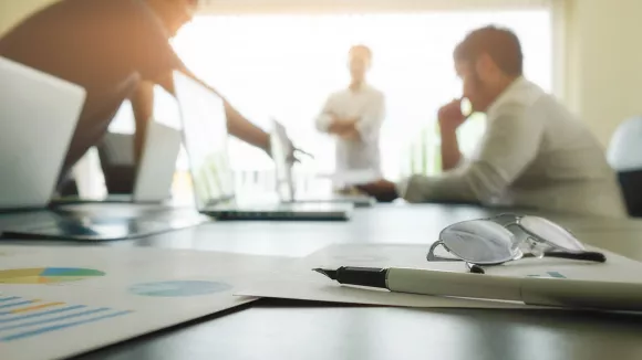 Πώς διαμορφώνονται οι νέοι μισθοί στο Δημόσιο (παραδείγματα)