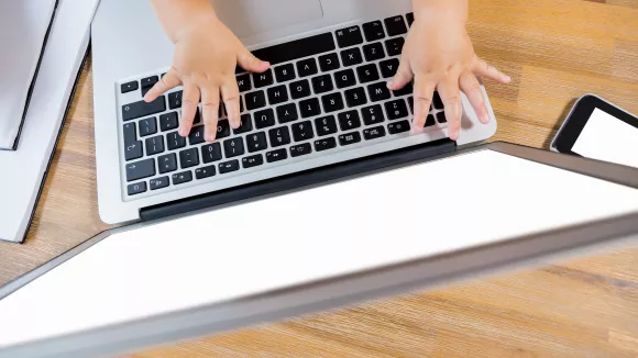 Επίδομα παιδιού Α21: Λήγουν οι αιτήσεις - Πότε μπαίνουν τα χρήματα