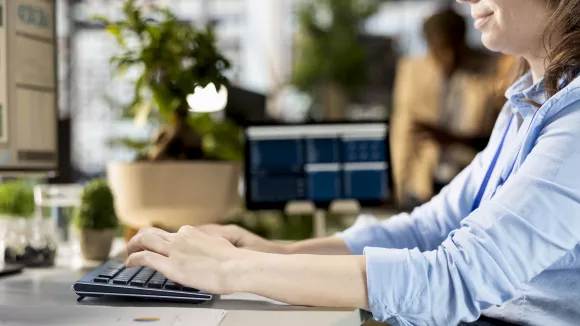 Θέσεις εργασίας και προσλήψεις