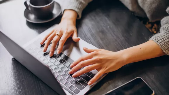 Θέσεις εργασίας και προσλήψεις