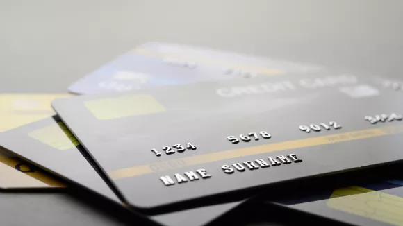 Voucher 150 ευρώ σε νέους - Πότε μπαίνουν τα χρήματα