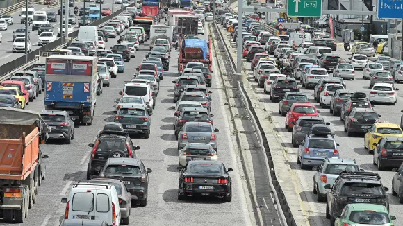 Έξοδος εκδρομέων για Πάσχα: Στο «κόκκινο» η κίνηση στην Αττική