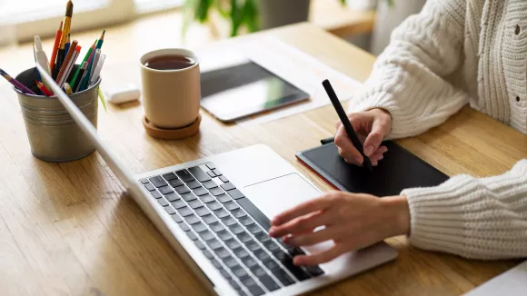 Τι σημαίνει η λέξη «κουμπούρας»