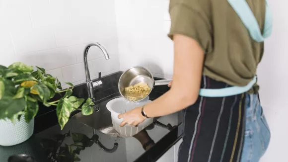 Μην στραγγίζετε τα μακαρόνια στο νεροχύτη - Χάνετε κάτι πολύτιμο
