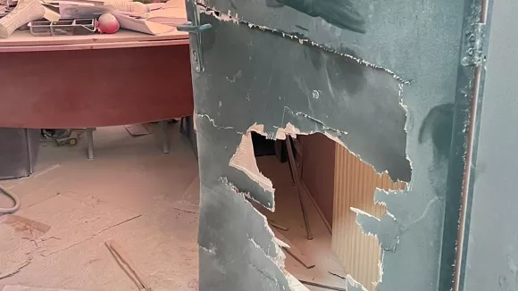 Βανδαλισμός σχολείου στη Γλυφάδα: Στο αυτόφωρο η μητέρα ενός φερόμενου δράστη