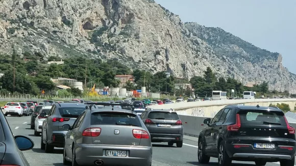 Τότε πέφτουν