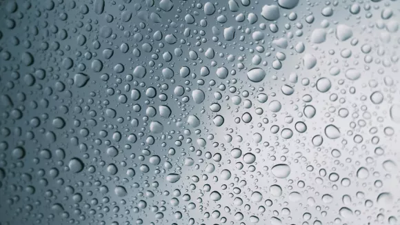 Υγρασία τζάμια