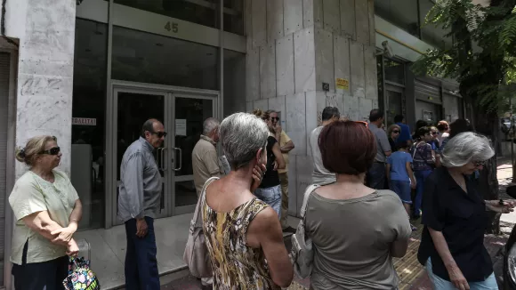 Εφάπαξ επίδομα 300 ευρώ χωρίς αίτηση - Ποιοι το χάνουν