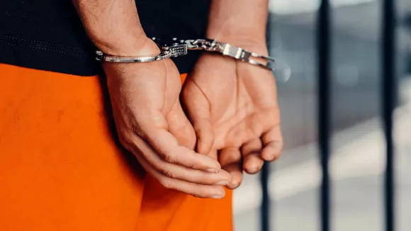 Σητεία: Ποινή κάθειρξης 18 ετών σε καθηγητή - Ασελγούσε σε μαθήτριες του