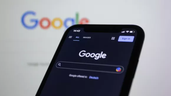 Έχετε ψάξει ποτέ το όνομά σας στη Google; Δείτε τι μπορεί να αποκαλύπτει για εσάς