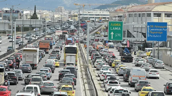 Κίνηση τώρα: Κυκλοφοριακό χάος στην Αθήνα - Καθυστερήσεις έως και 25 λεπτά