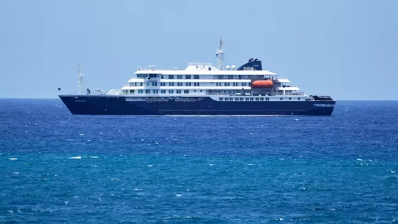 Επιβάτης στο κρουαζιερόπλοιο με τα κρούσματα χανταϊού: «Δεν είμαστε απλώς μια είδηση, είμαστε άνθρωποι»