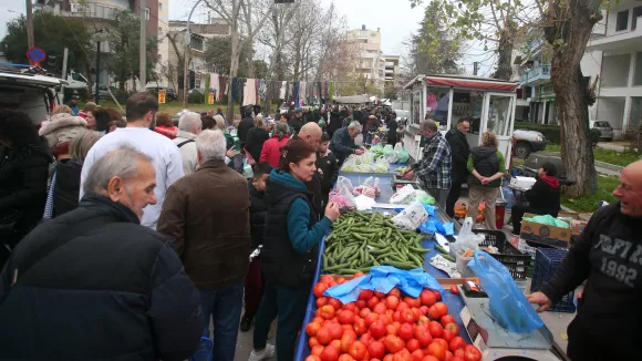 Λαϊκές αγορές: Νέος νόμος για άδειες, μετακινήσεις και λειτουργία