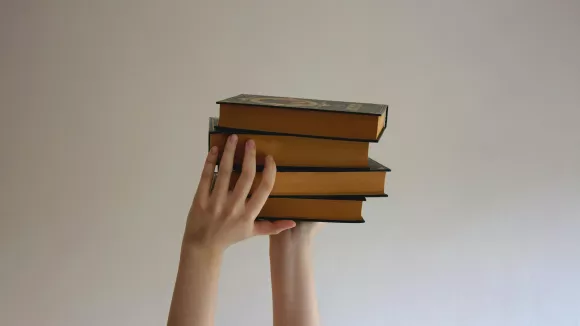 Τι σημαίνει η λέξη «εσχατόγηρος»