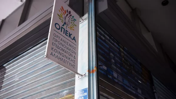 Επιδόματα ΟΠΕΚΑ: Πότε «πάνε ταμείο» οι δικαιούχοι τον Μάιο