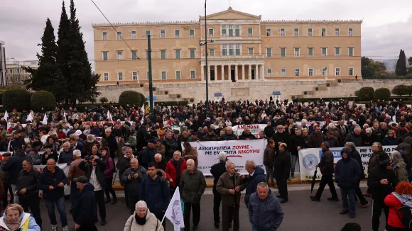 Συνταξιούχοι: «Επικοινωνιακή κοροϊδία τα 300 ευρώ» - Συγκέντρωση αύριο