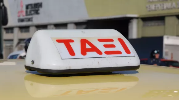 Νέα σύλληψη οδηγού ταξί στην Αθήνα: Ζήτησε 15 ευρώ για διαδρομή αξίας 7,5 ευρώ