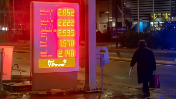 Καύσιμα: Νέες αυξήσεις φέρνουν τις τιμές κοντά στα επίπεδα του 2022 – Ανοδικά και το ρεύμα