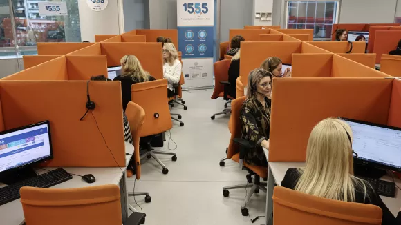 δημόσιοι υπάλληλοι