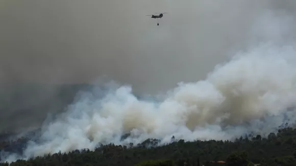 Φωτιά τώρα στη Λούτσα Εύβοιας - Επιχειρούν πέντε εναέρια μέσα
