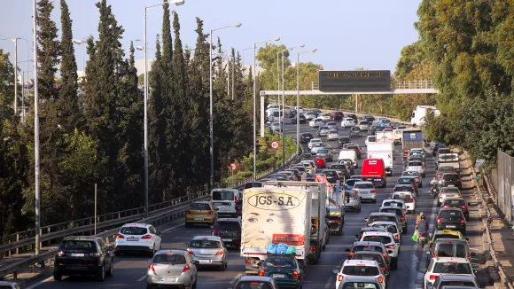 Κίνηση στην Αττική: Καθυστερήσεις άνω των 30' στην Αττική Οδό