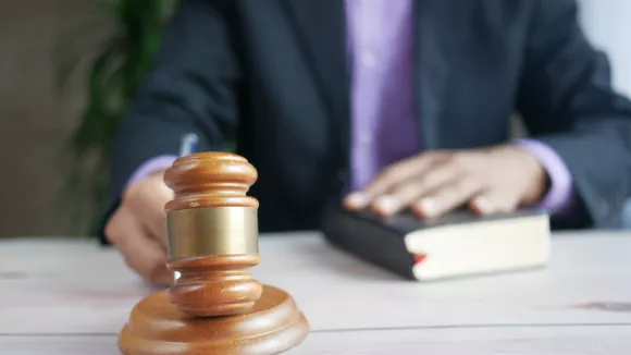 Γραπτός διαγωνισμός της ΕΣΔΙ για 150 νομικούς - Λήγουν οι αιτήσεις