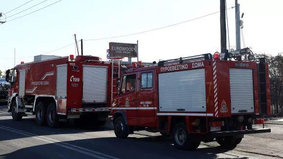 Φωτιά τώρα κοντά στο Άλσος Βεΐκου - Επιχειρούν 18 πυροσβέστες