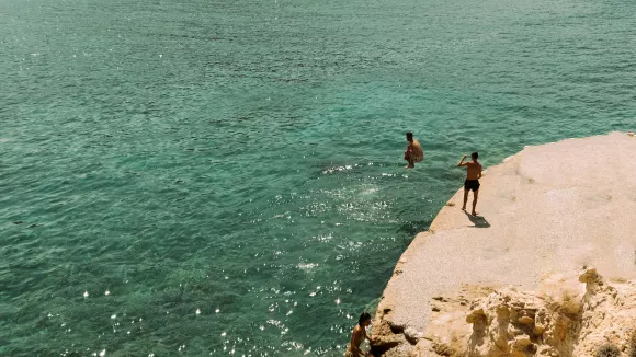θάλασσα