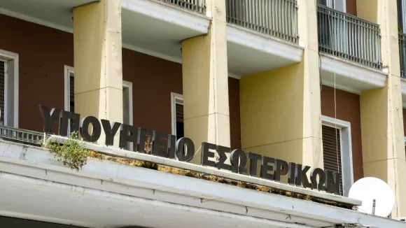 Υπουργείο Εσωτερικών: Εγκρίθηκαν 1.169 προσλήψεις σε Δήμους