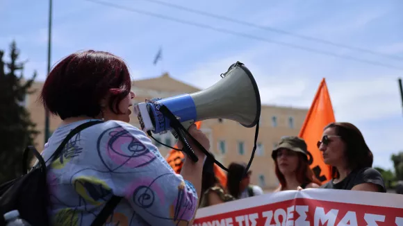 Σε στάση εργασίας αύριο οι δημόσιοι υπάλληλοι - Τι διεκδικούν
