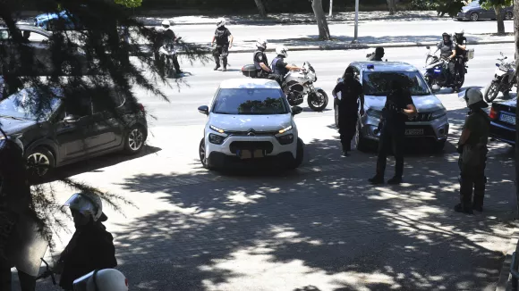 Θεσσαλονίκη: Κακουργηματικές διώξεις στους τρεις συλληφθέντες για την επίθεση στο σπίτι της οικογένειας Νέστορα