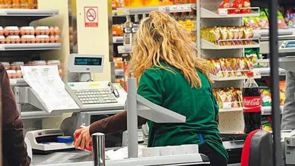 ΕΛΣΤΑΤ: Στο 8% υποχώρησε η ανεργία τον Ιούνιο – Μειώθηκαν οι άνεργοι σε ετήσια βάση