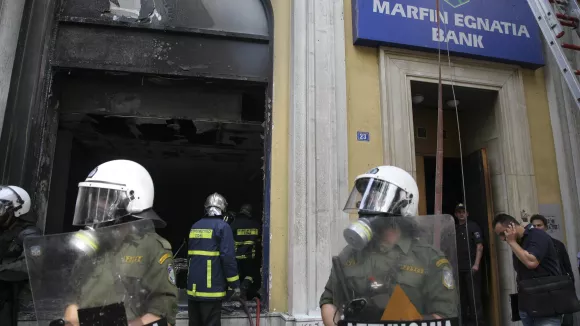 Marfin: Δύο συλλήψεις για την εμπρηστική επίθεση του 2010