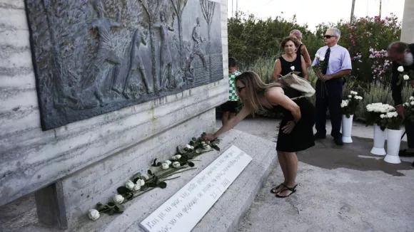 Φωτιά στο Μάτι: Οκτώ χρόνια από την εθνική τραγωδία – Η Ελλάδα τιμά τα 104 θύματα